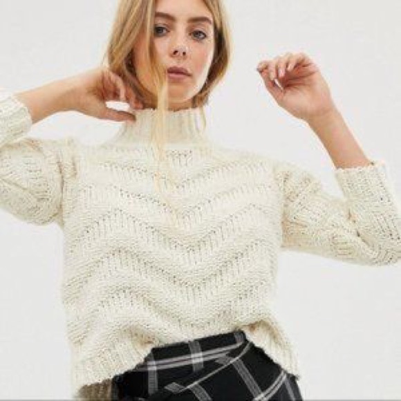 Sweaters - Willow & Wind Cream Sweater Size Medium